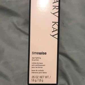 Age fighting Lip Primer